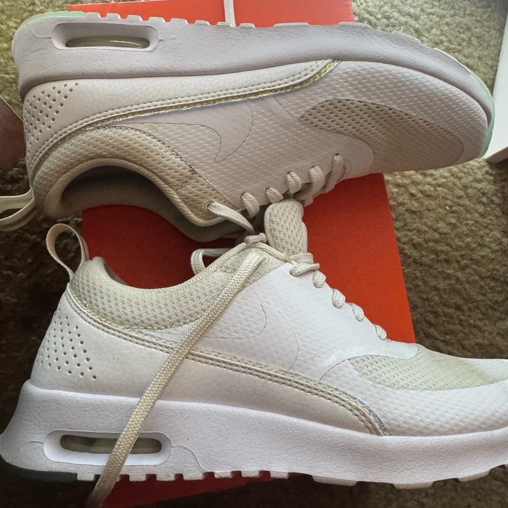 Nike Women's White and Cream Sneakers